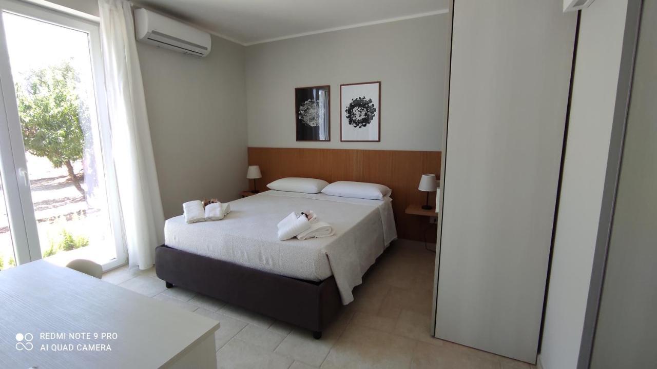 Contrada Specchia Rooms Carovigno Bagian luar foto