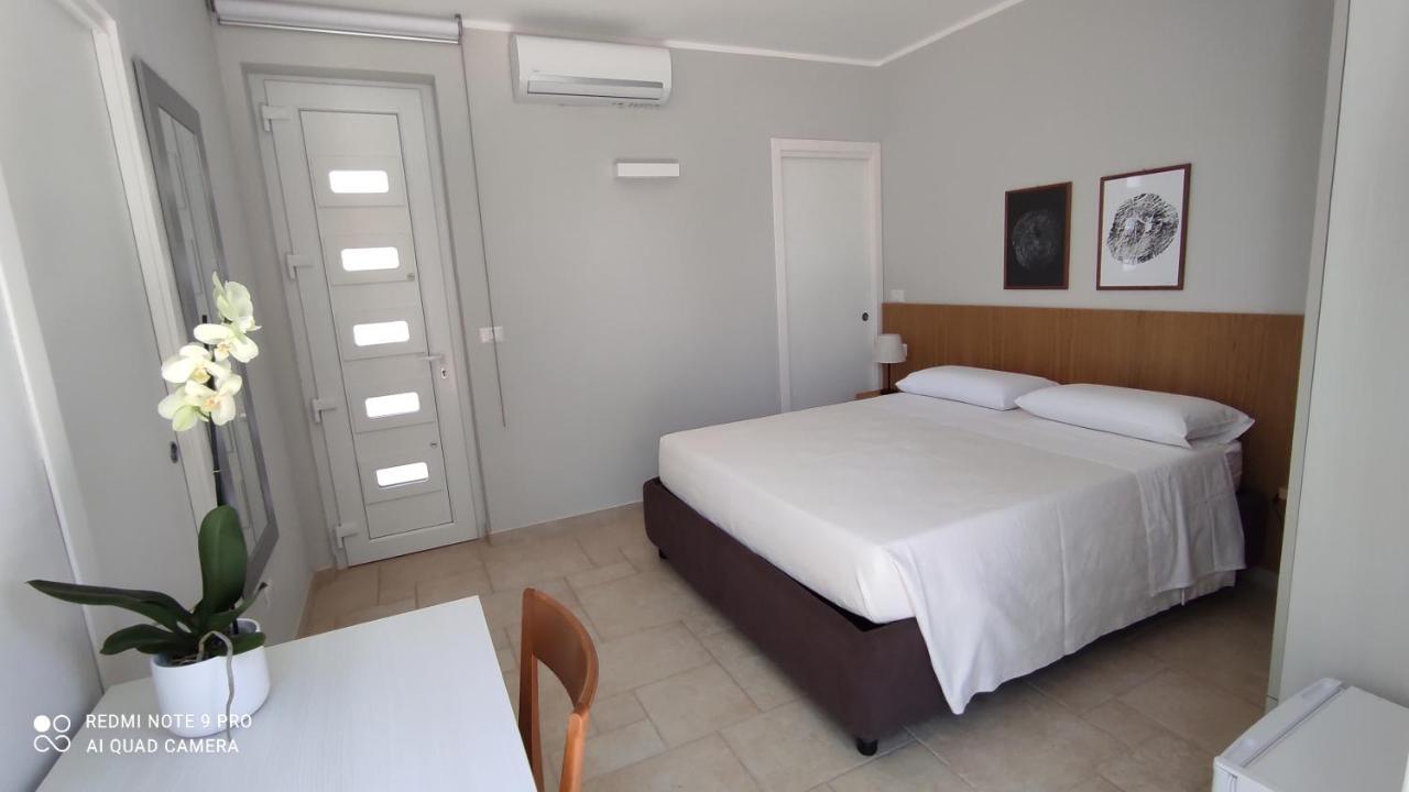 Contrada Specchia Rooms Carovigno Bagian luar foto