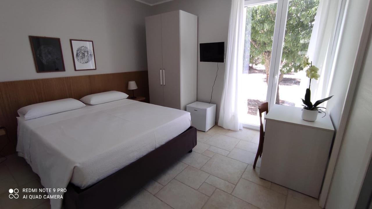 Contrada Specchia Rooms Carovigno Bagian luar foto